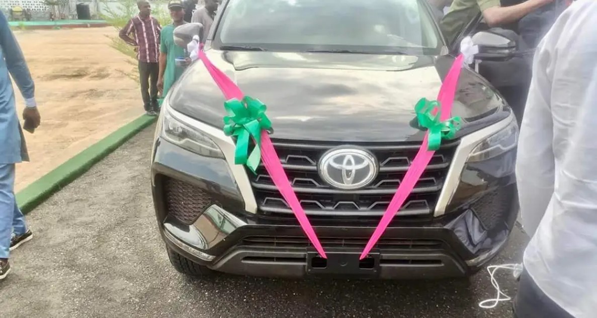 Ebonyi governor gifts car to man who completed 130-hours Entertain-A-Thon