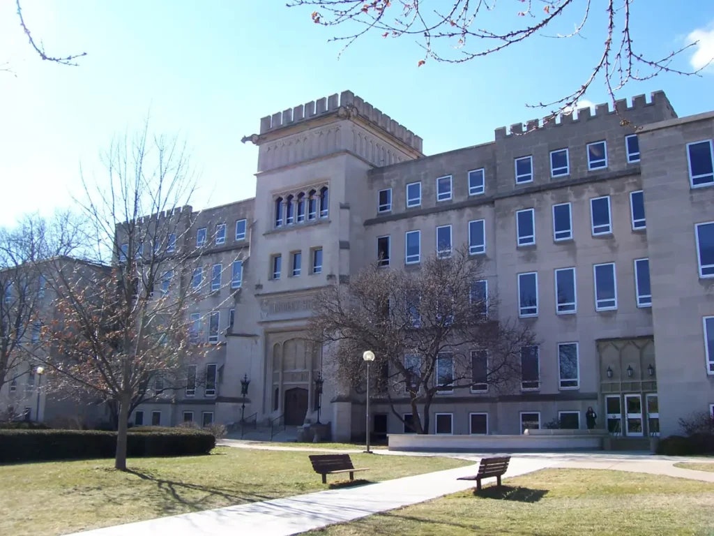Apply for Bradley University Graduate Scholarship