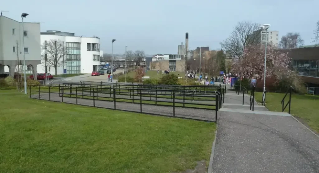 Apply for ACS Scholarship at University of Dundee