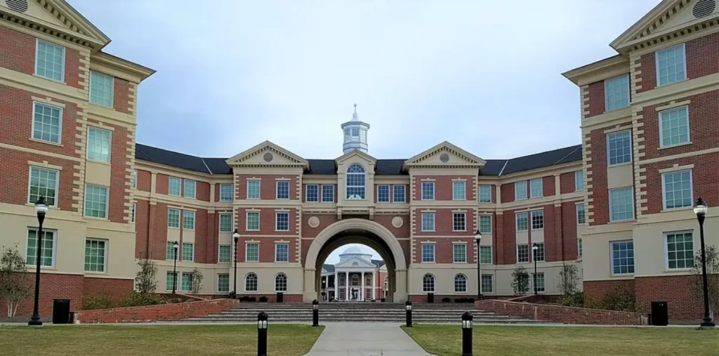 Apply for Elton B. Stephens Scholarship at Troy University