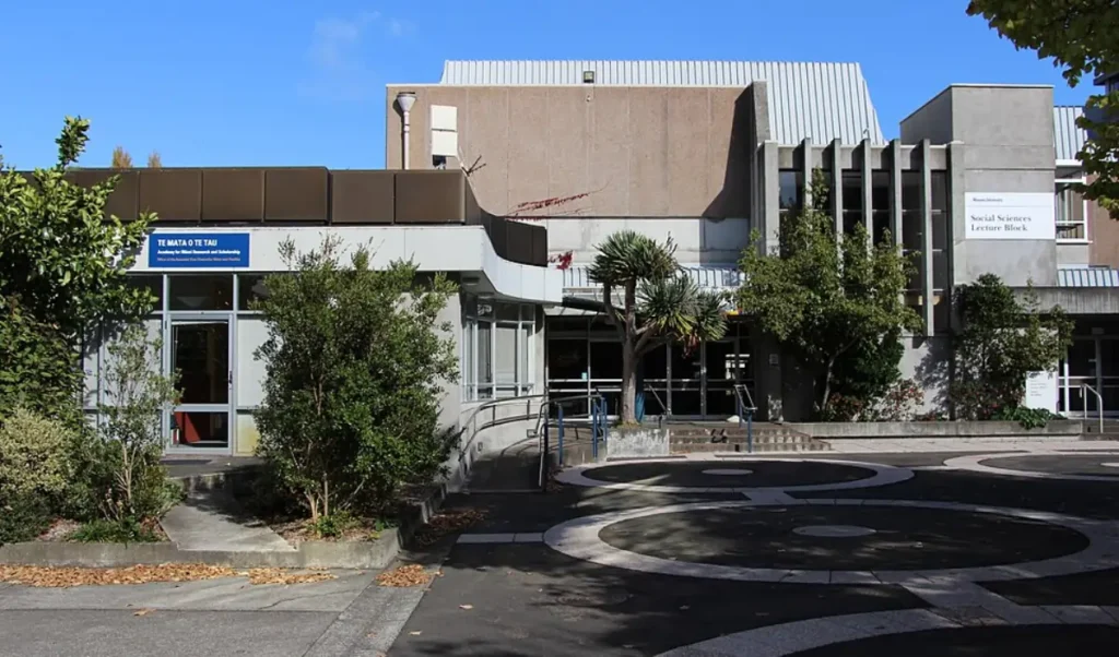 Apply for Veterinary Scholarship at Massey University
